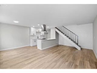 Photo #1: 24215118 Listing