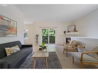 Photo #5: 24216954 Listing