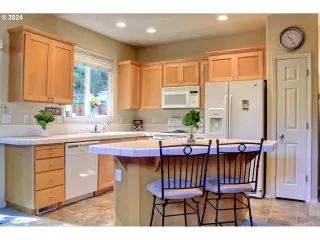 Photo #4: 24217181 Listing 