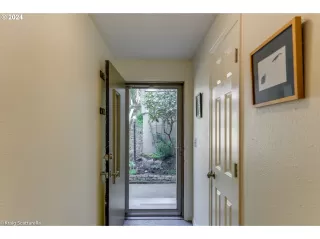 Photo #1: 24219466 Listing 