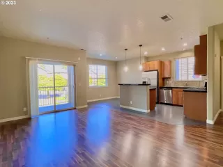 Photo #4: 24220867 Listing