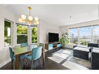 Photo #2: 24221364 Listing