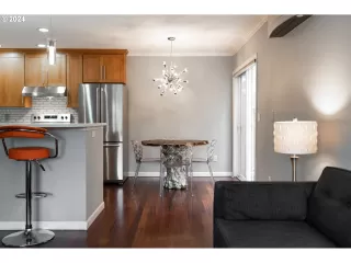 Photo #1: 24221821 Listing 