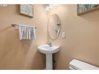 Photo #4: 24222891 Listing