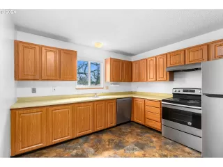 Photo #3: 24223769 Listing