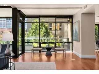 More Details about MLS # 24224682 : 311 NW 12TH AVE 402