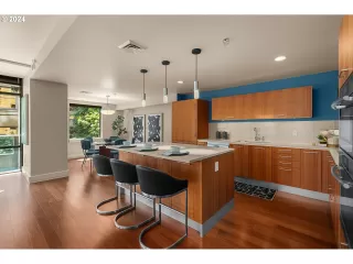 Photo #6: 24224682 Listing