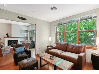 Photo #5: 24224939 Listing 