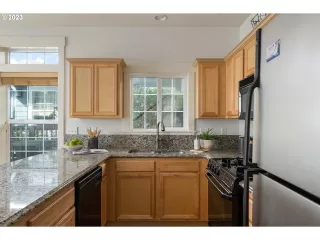 Photo #5: 24225438 Listing 