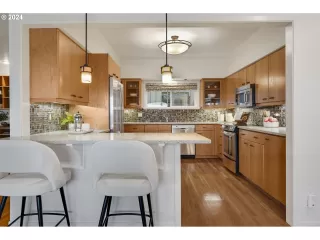 Photo #6: 24226033 Listing 