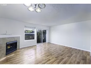 Photo #4: 24227109 Listing 