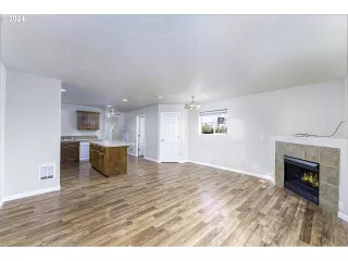 Photo #5: 24227109 Listing 