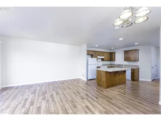 Photo #6: 24227109 Listing 