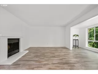 Photo #6: 24227807 Listing 