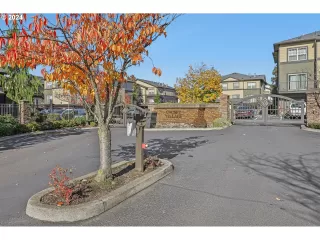 Photo #4: 24230219 Listing