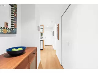 Photo #2: 24231325 Listing