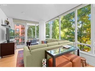 Photo #3: 24231325 Listing