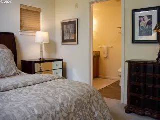 Photo #2: 24231509 Listing