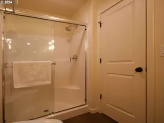 Photo #3: 24231509 Listing