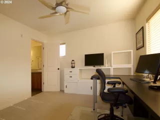 Photo #5: 24231509 Listing