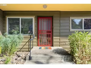 Photo #2: 24231655 Listing