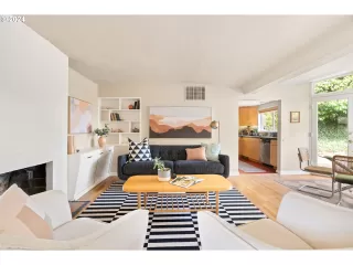 Photo #6: 24231655 Listing