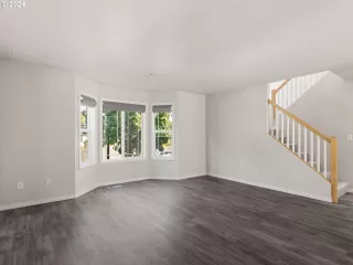 Photo #5: 24232123 Listing