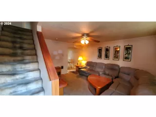 Photo #5: 24232437 Listing 