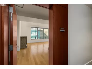 Photo #1: 24232583 Listing 