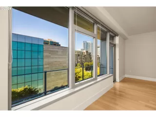 Photo #3: 24232583 Listing 