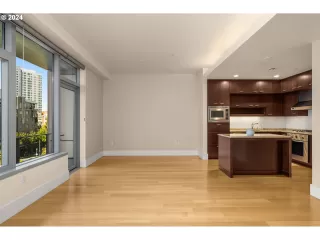 Photo #4: 24232583 Listing 