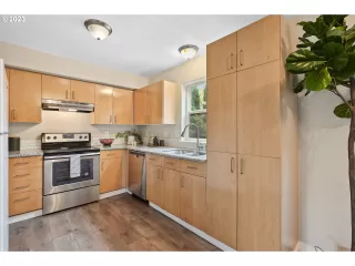 Photo #3: 24236204 Listing