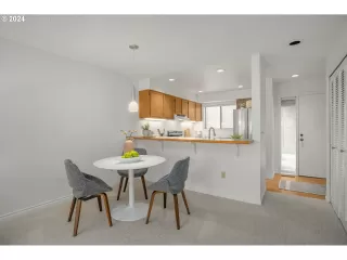 Photo #1: 24236252 Listing