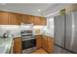 Photo #2: 24236252 Listing