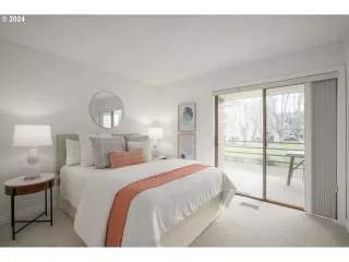 Photo #5: 24236252 Listing