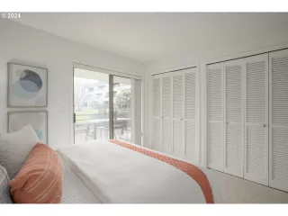 Photo #6: 24236252 Listing