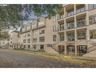 Photo #1: 24236607 Listing 