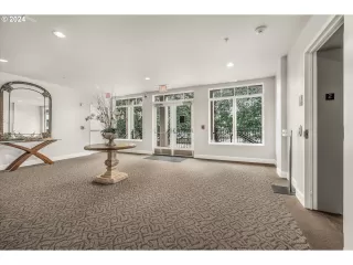 Photo #4: 24236607 Listing 