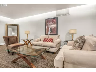 Photo #5: 24236607 Listing 