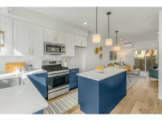 Photo #1: 24236746 Listing