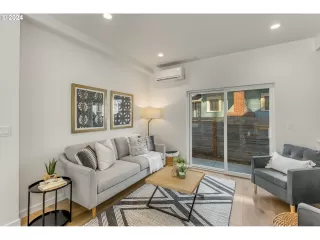 Photo #6: 24236746 Listing