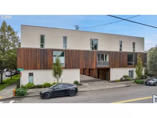 Photo #2: 24236867 Listing 