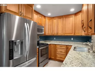 Photo #6: 24237110 Listing 