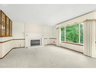 Photo #4: 24237214 Listing