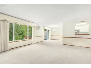 Photo #6: 24237214 Listing