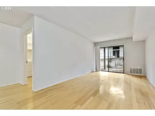 Photo #4: 24237266 Listing 