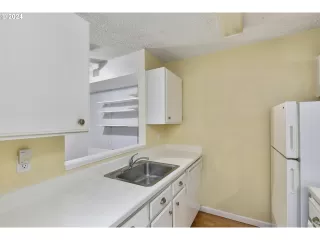 Photo #6: 24237266 Listing 