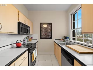 Photo #6: 24237331 Listing 