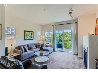 Photo #3: 24237542 Listing