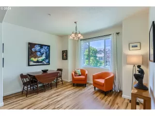 Photo #6: 24237542 Listing